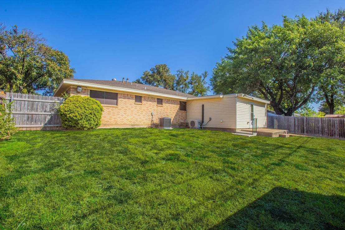 Photo of 5406 Hawthorne Drive