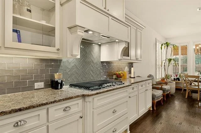Photo of 1107 Devonshire Drive S
