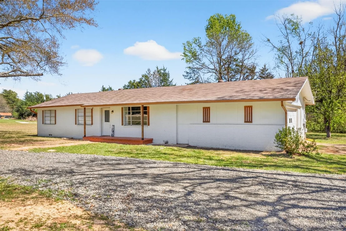 Photo of 6367 Orange Road