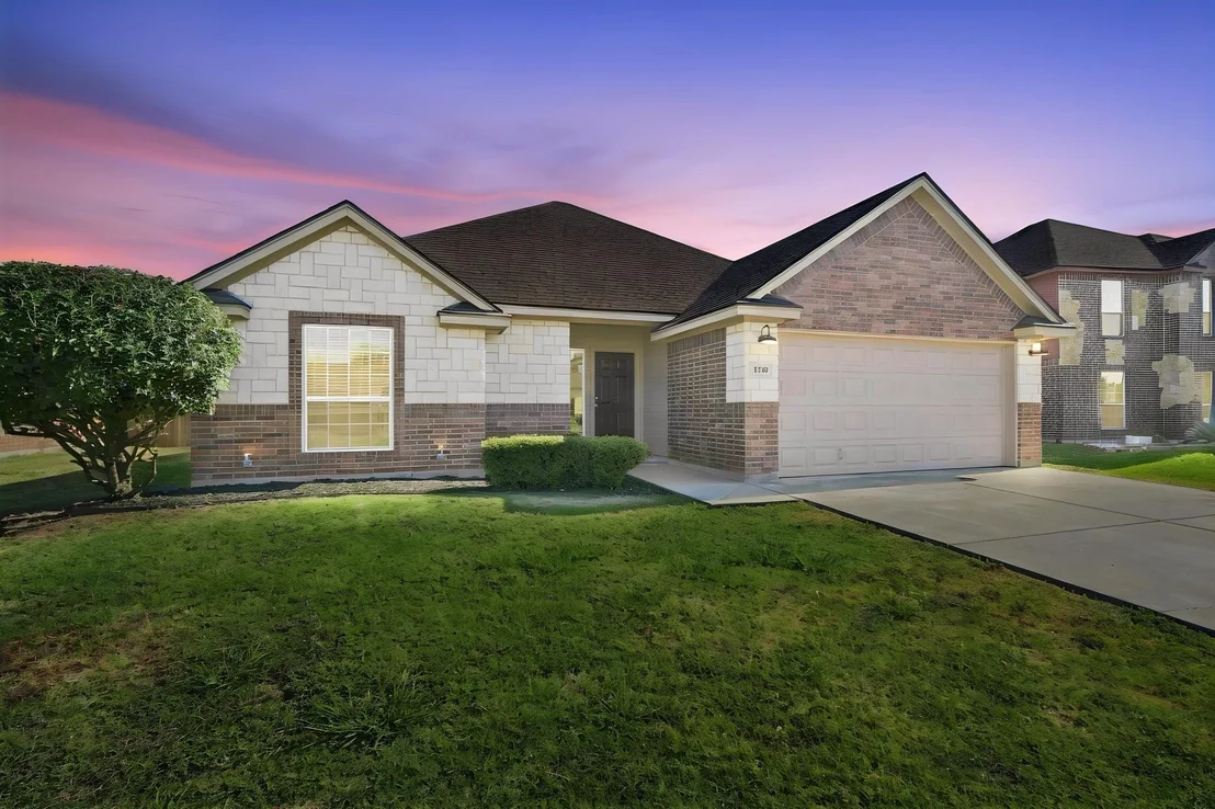 Photo of 1720 Lakeway Drive