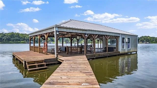 Photo of 17110 Island Cove Road