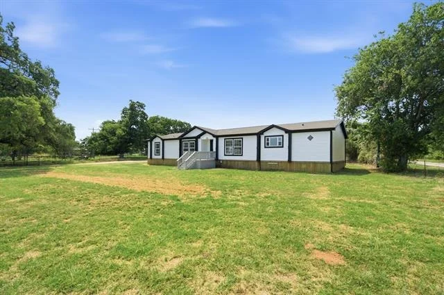 Photo of 1040 Earp Road