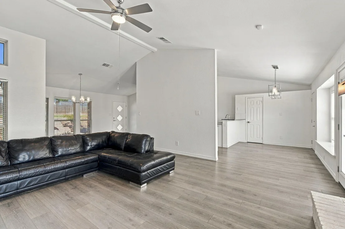 Photo of 4405 Queen Circle