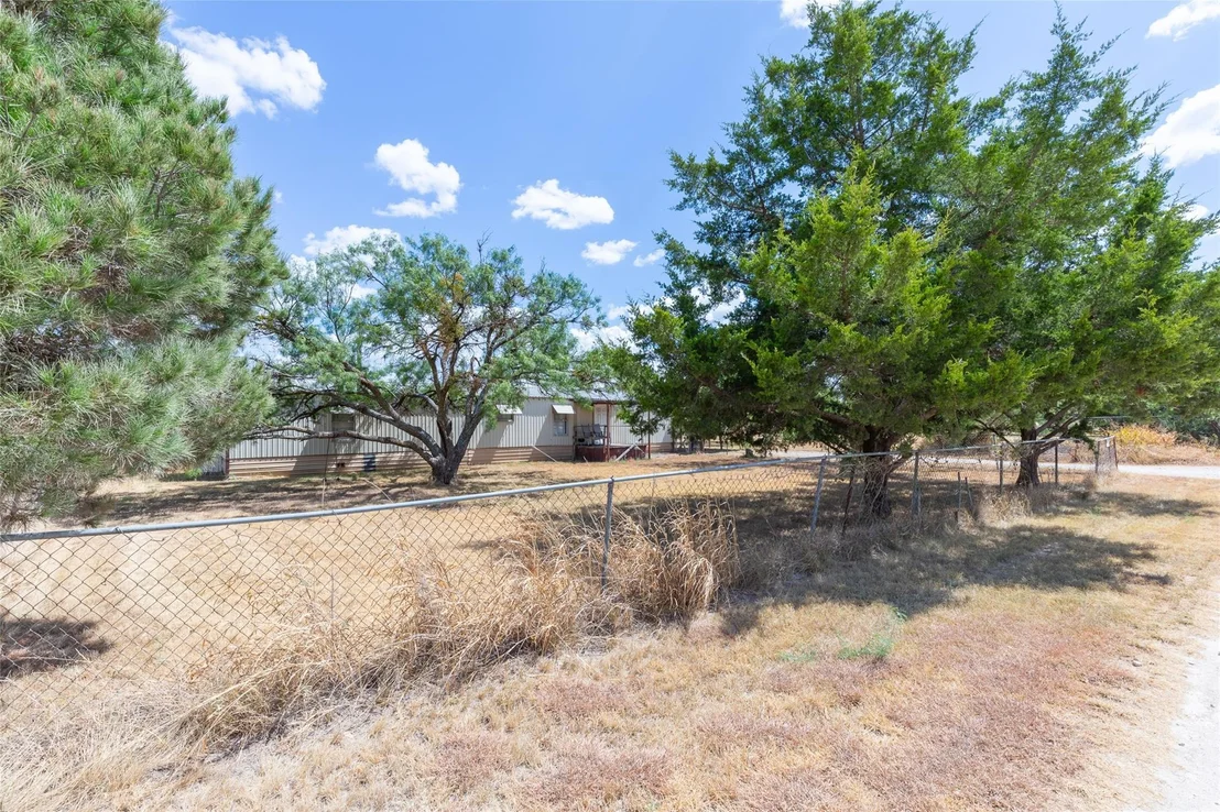 Photo of 1186 Private Road 2431