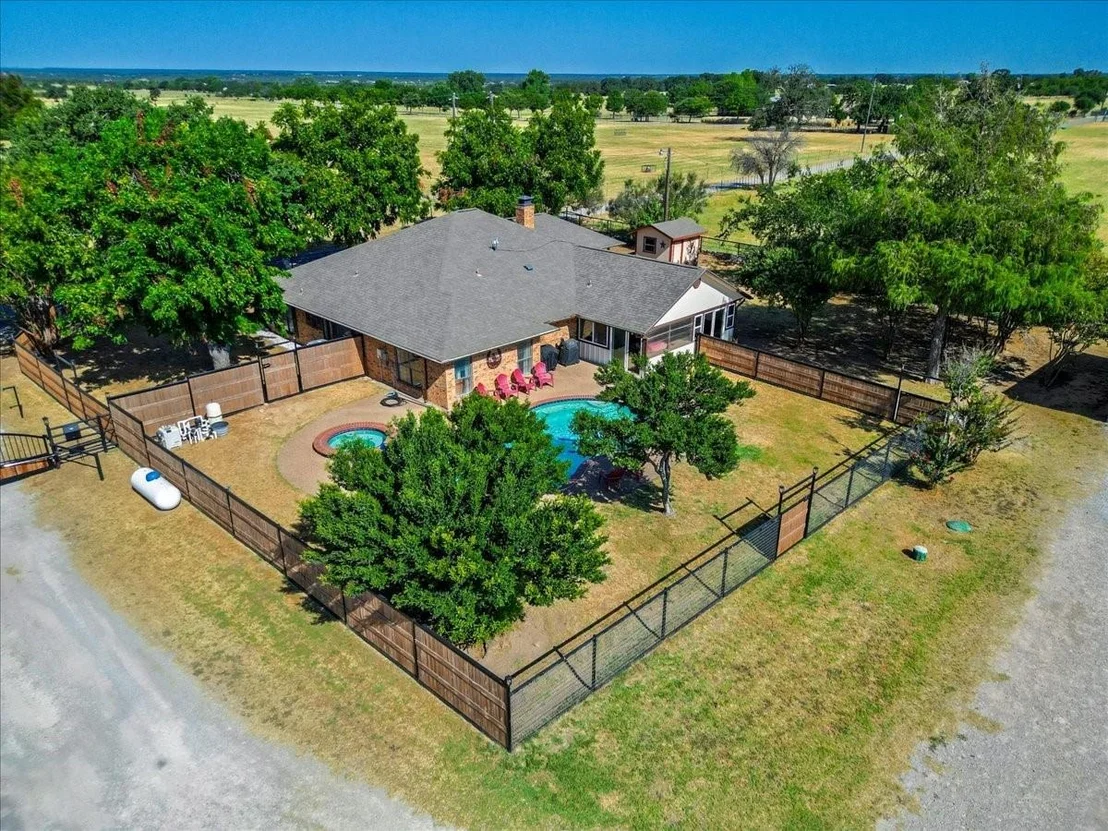 Photo of 820 Walker Lane