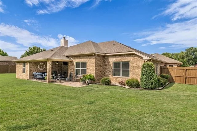 Photo of 910 Springdale Lane