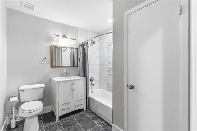 Photo of 112 Royal Lane