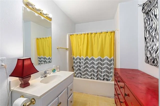 Photo of 908 W 2nd Street