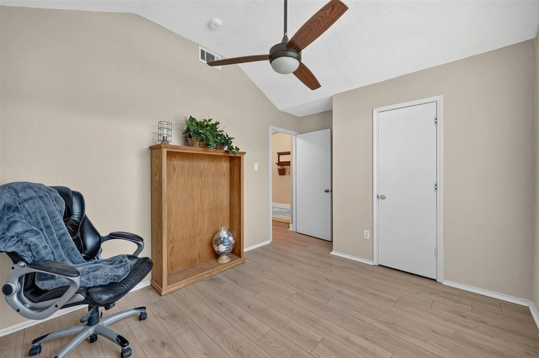 Photo of 2103 Meadowview Drive