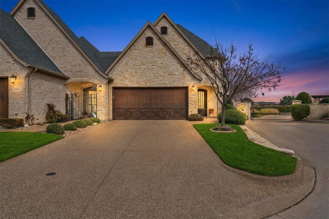 Photo of 2400 Vineyard Drive
