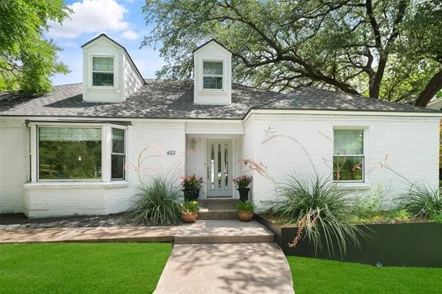 Photo of 622 N Brookside Drive
