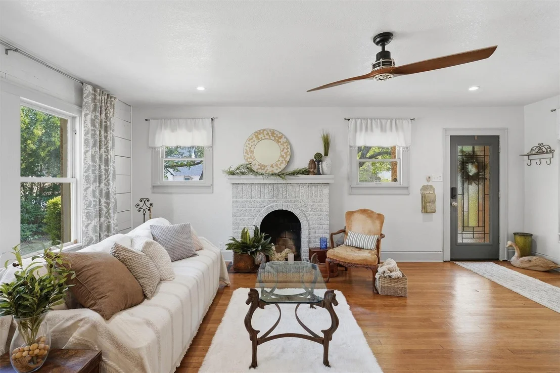 Photo of 704 Forrest Avenue