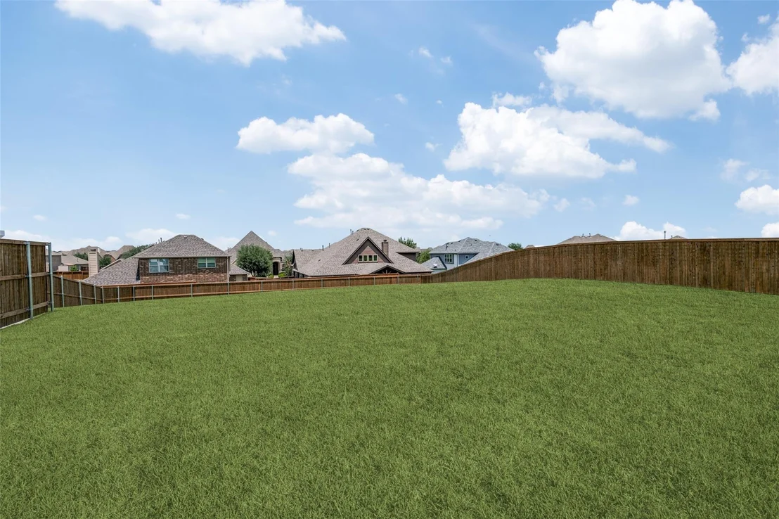 Photo of 1104 Devonshire Drive N