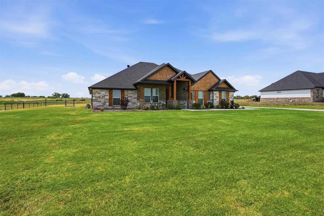 Photo of 6941 Eagle Creek Drive