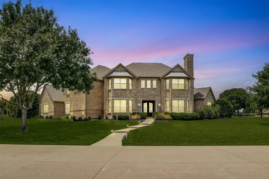 Photo of 671 Lakeridge Drive