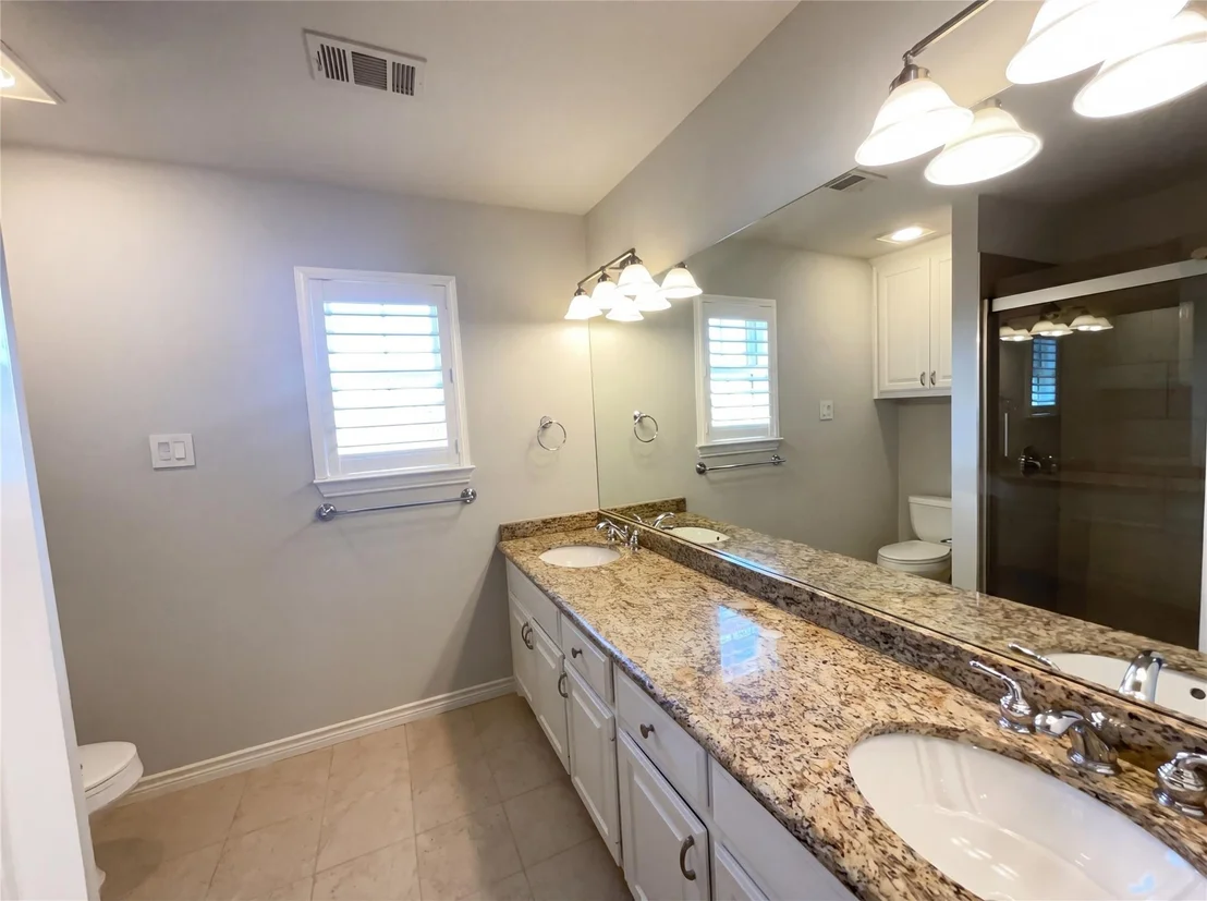 Photo of 2400 Creekview Drive