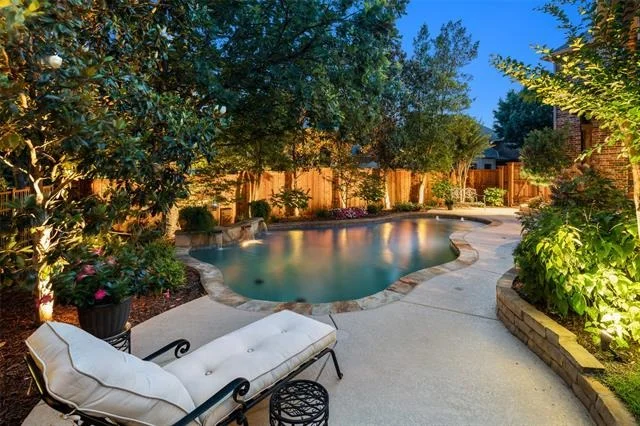 Photo of 901 Crestmoor Drive
