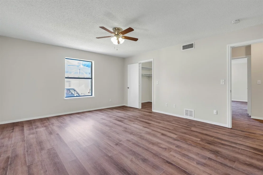 Photo of 209 Mistletoe Lane