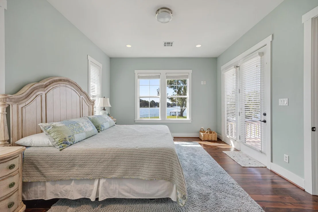 Photo of 8155 E Lake