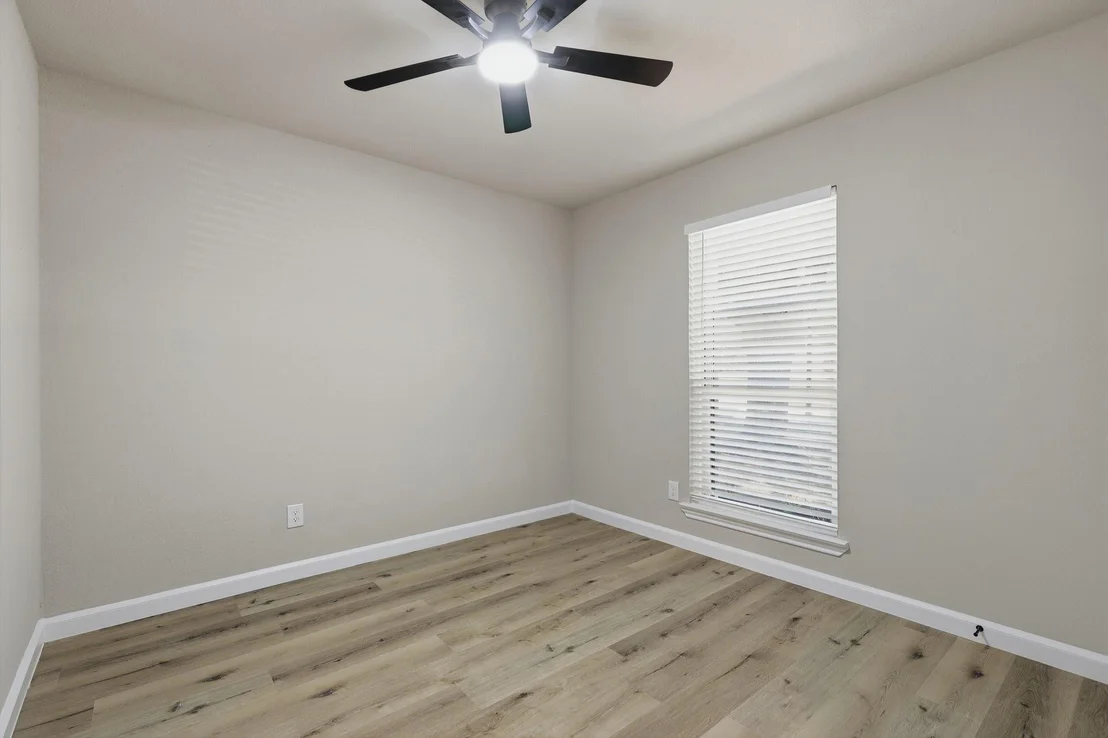 Photo of 924 Edgefield Trail