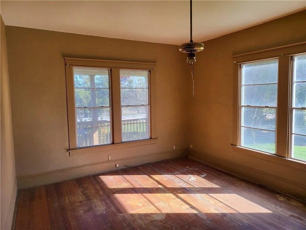 Photo of 426 N Houston Street