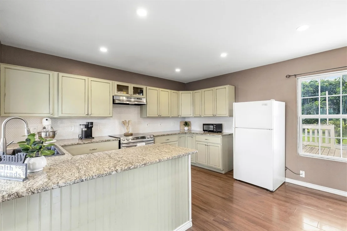 Photo of 5732 Emilia Way