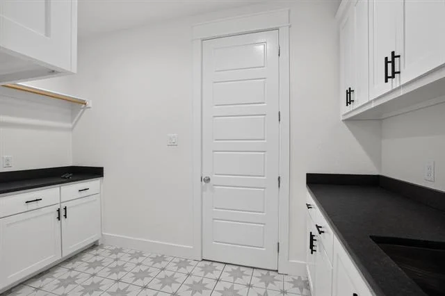 Photo of 1040 Agnes N