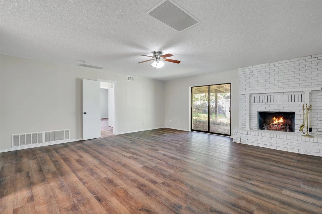 Photo of 209 Mistletoe Lane