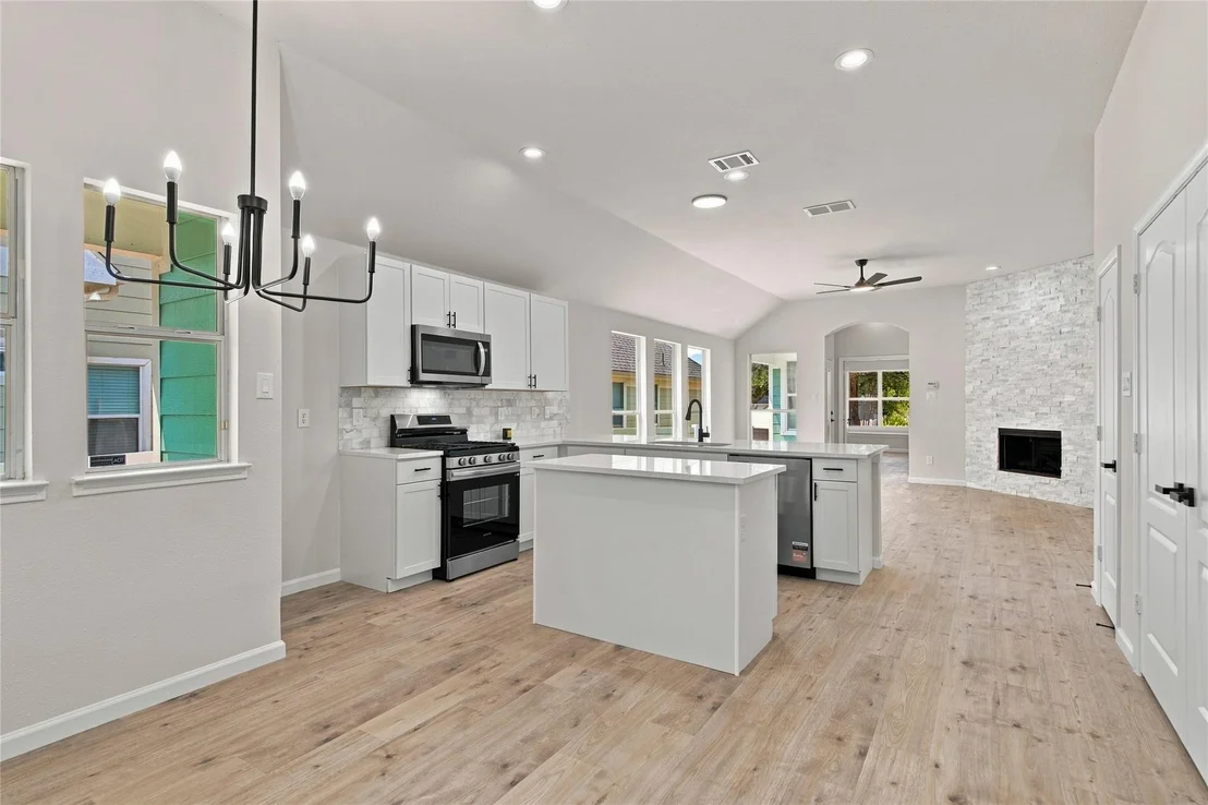 Photo of 1401 Live Oak Lane