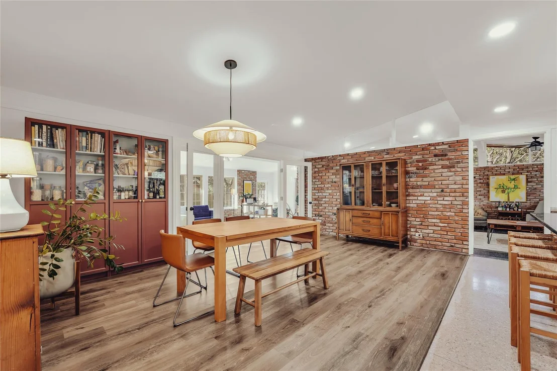 Photo of 2112 Gregory Lane