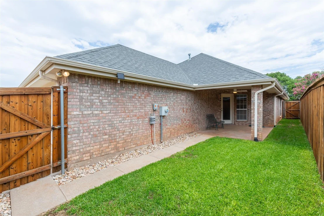 Photo of 3913 Garden Grove Lane