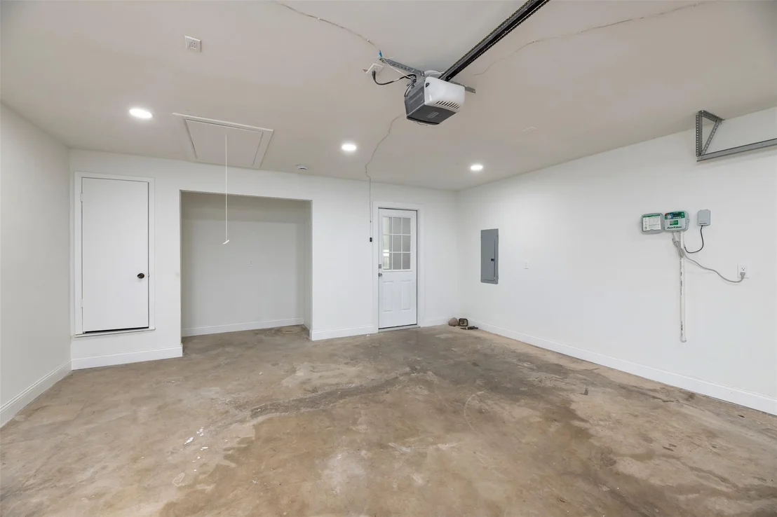 Photo of 314 Sixpence Lane