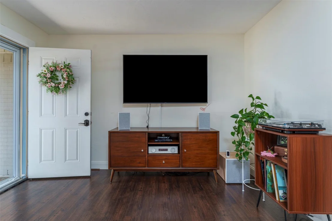 Photo of 805 Clover Park Drive