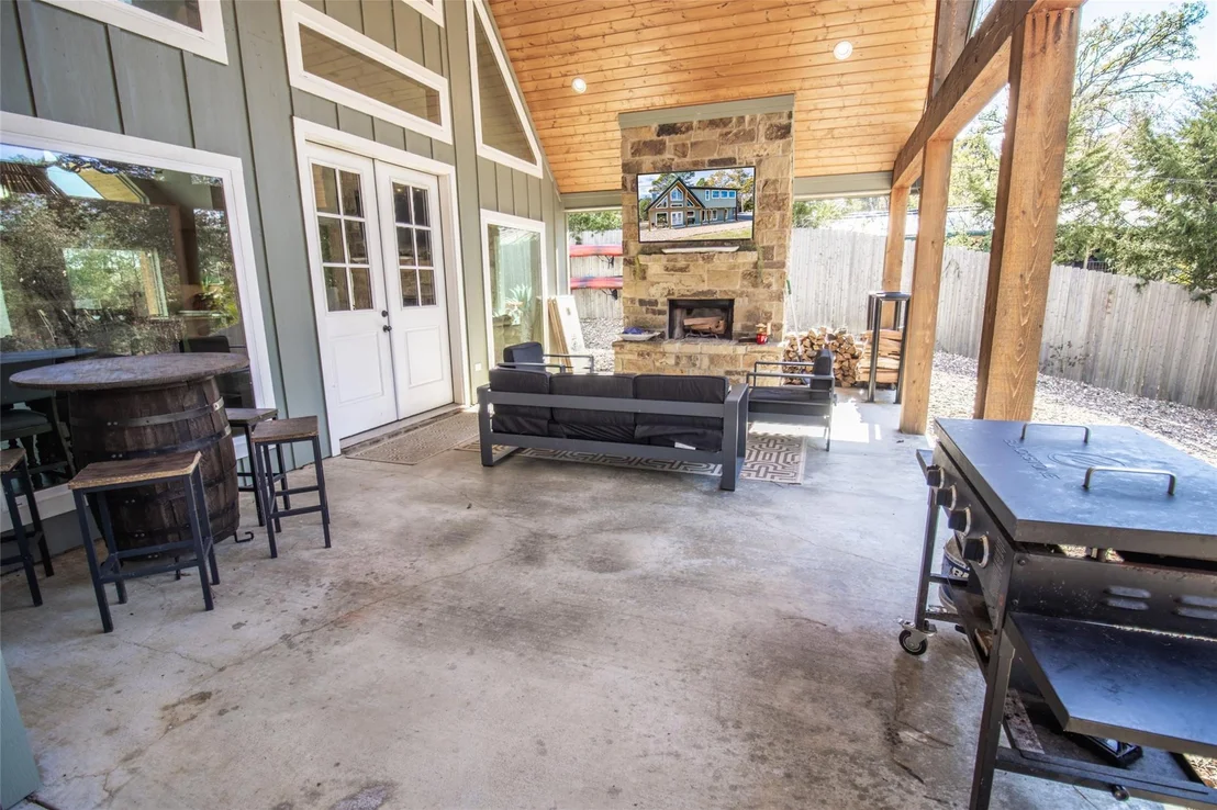 Photo of 449 Lakeview Circle