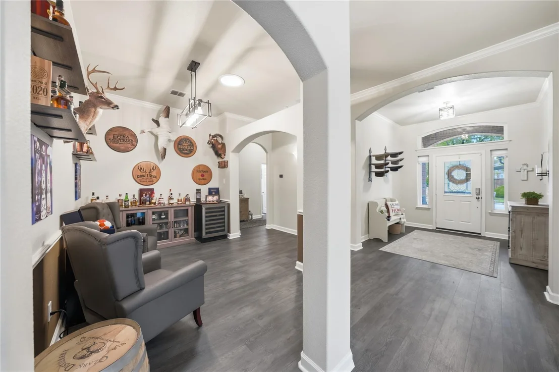 Photo of 1003 Killian Drive