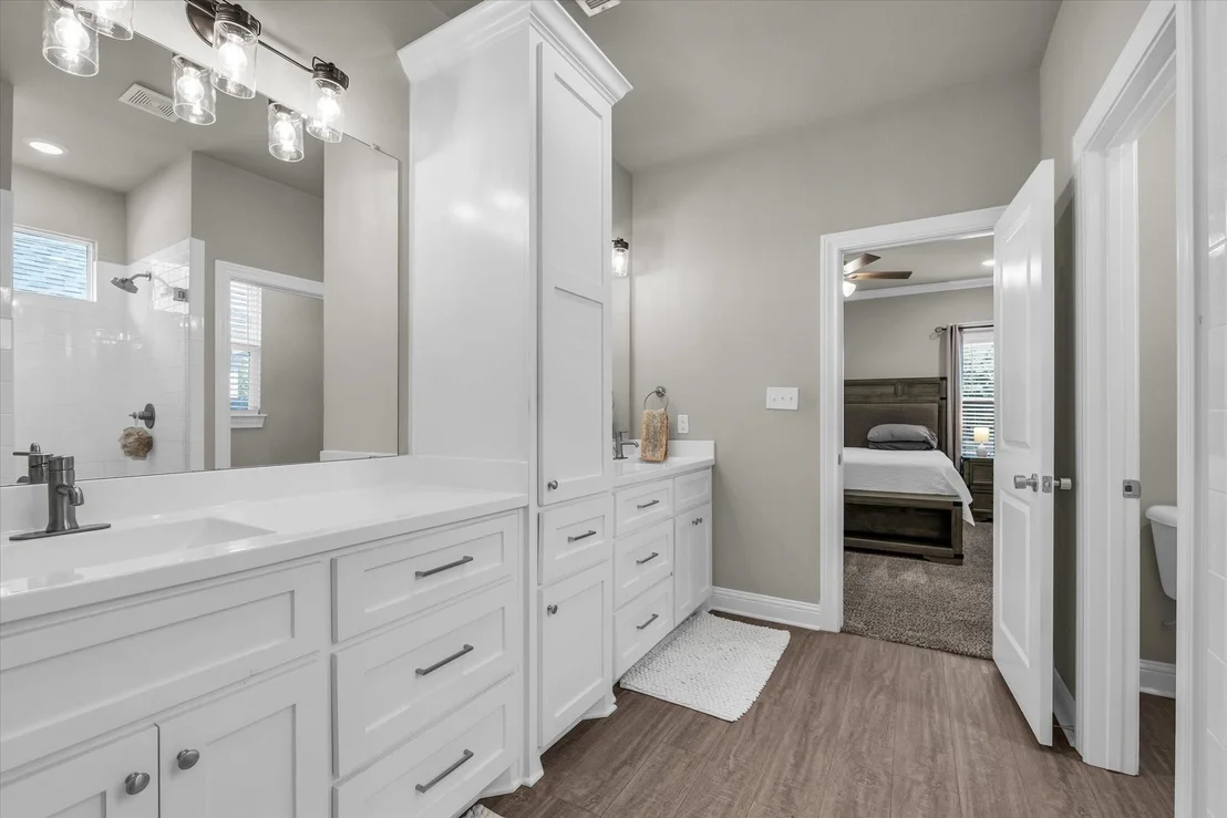 Photo of 132 Swan Lake