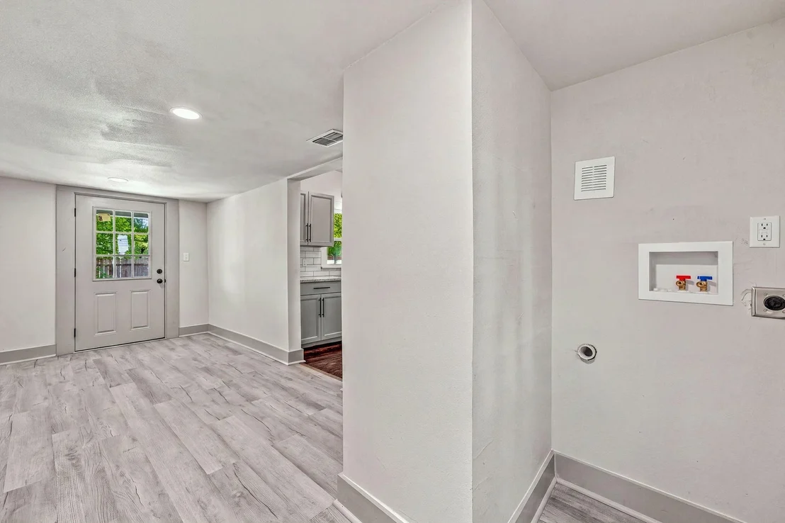 Photo of 910 3rd Street