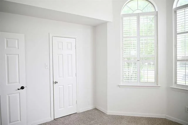Photo of 1511 Oak Tree Road