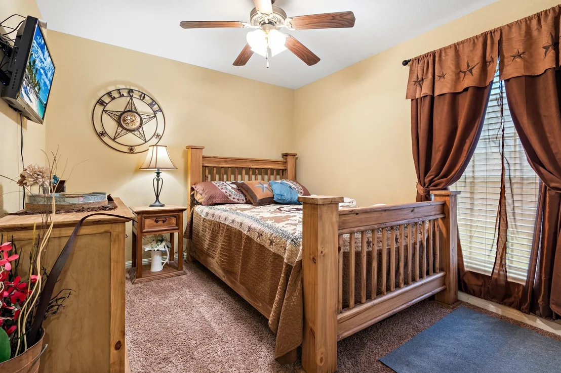 Photo of 219 Oak Meadow Trail