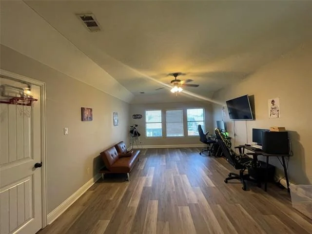 Photo of 412 Bur Oak Trail