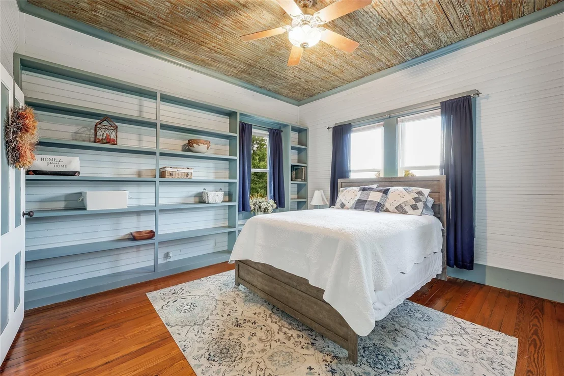 Photo of 13471 Cedar Valley Road