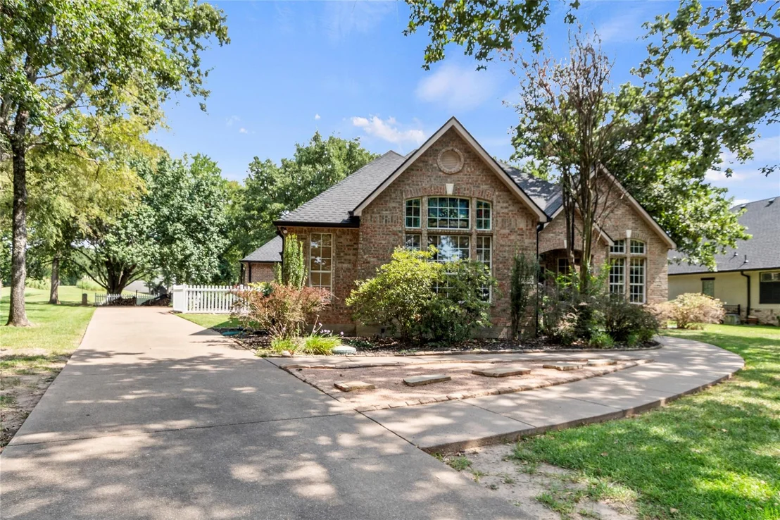 Photo of 347 Saint Andrews Drive