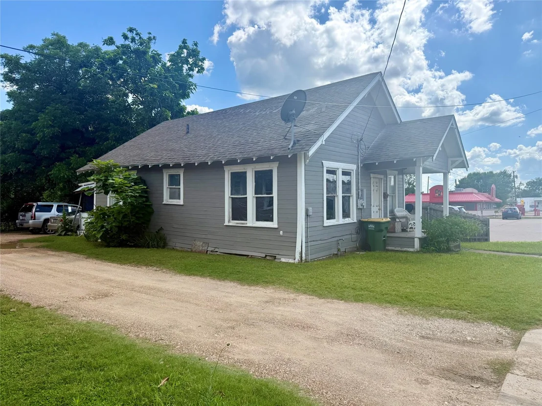 Photo of 390 Live Oak Street