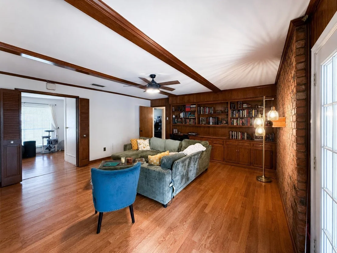 Photo of 417 W Mccart Street