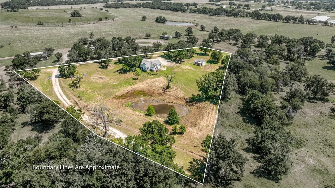 Photo of 688 Private Road 1152