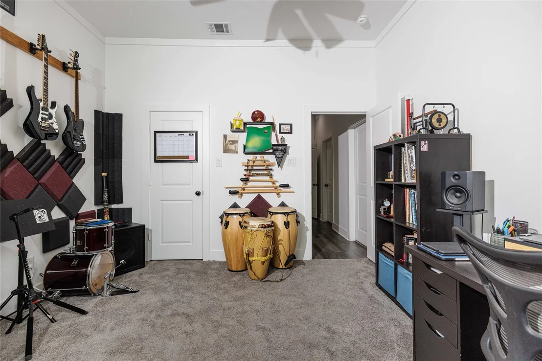 Photo of 3231 Fairview Avenue