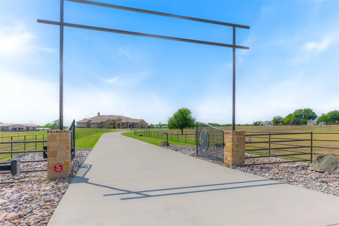 Photo of 5825 County Road 173
