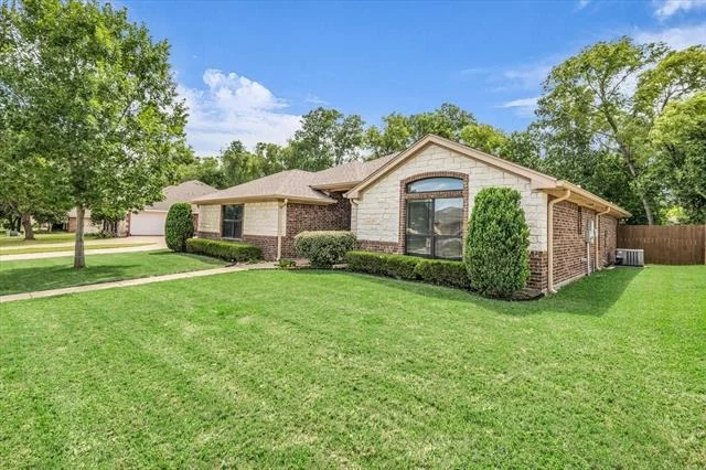 Photo of 814 Springdale Circle