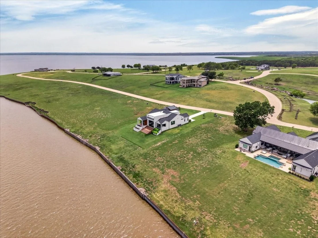 Photo of 1141 Beacon Shore Road