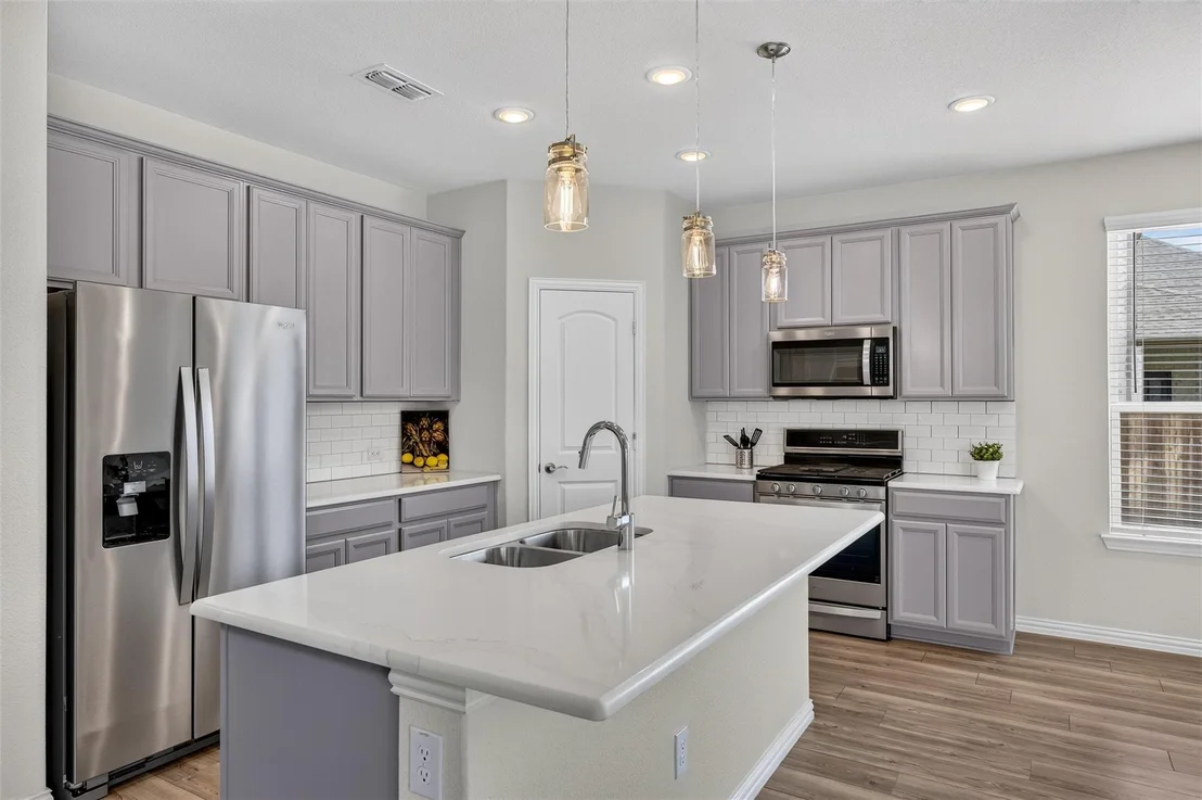 Photo of 8715 Royal Star Road